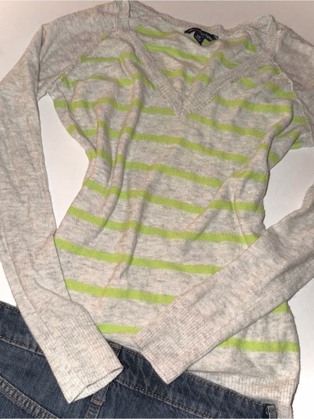 American Eagle vintage Y2K Light Gray and Lime Striped V-Neck Women's Sweater